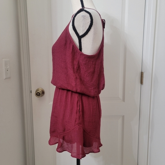 Wishlist Size M Wine / Burgundy Sleeveless, Open Back, Crepe Shorts Romper - Picture 3 of 15